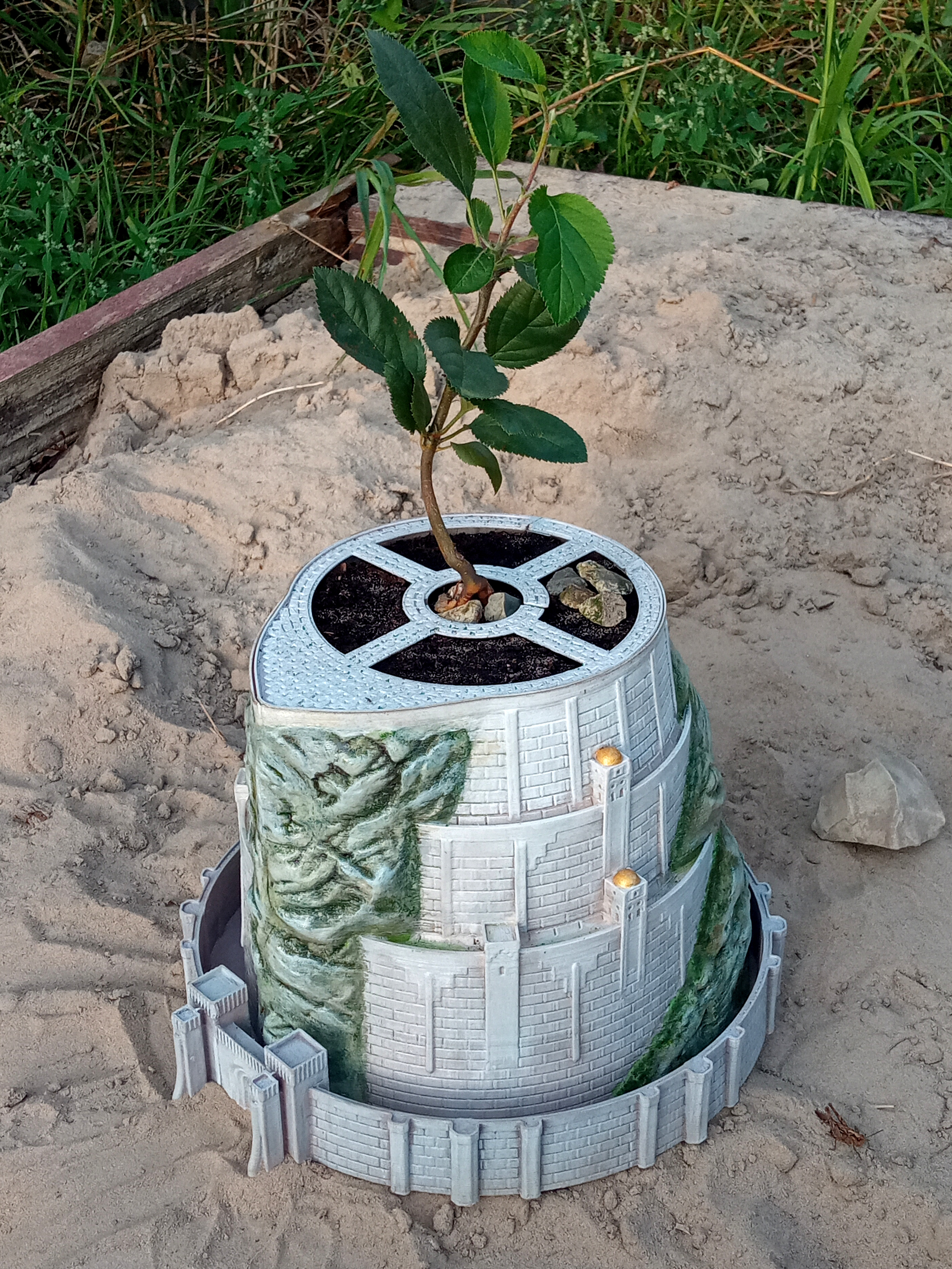 Минас Тирит (Minas Tirith).  Кашпо для растений