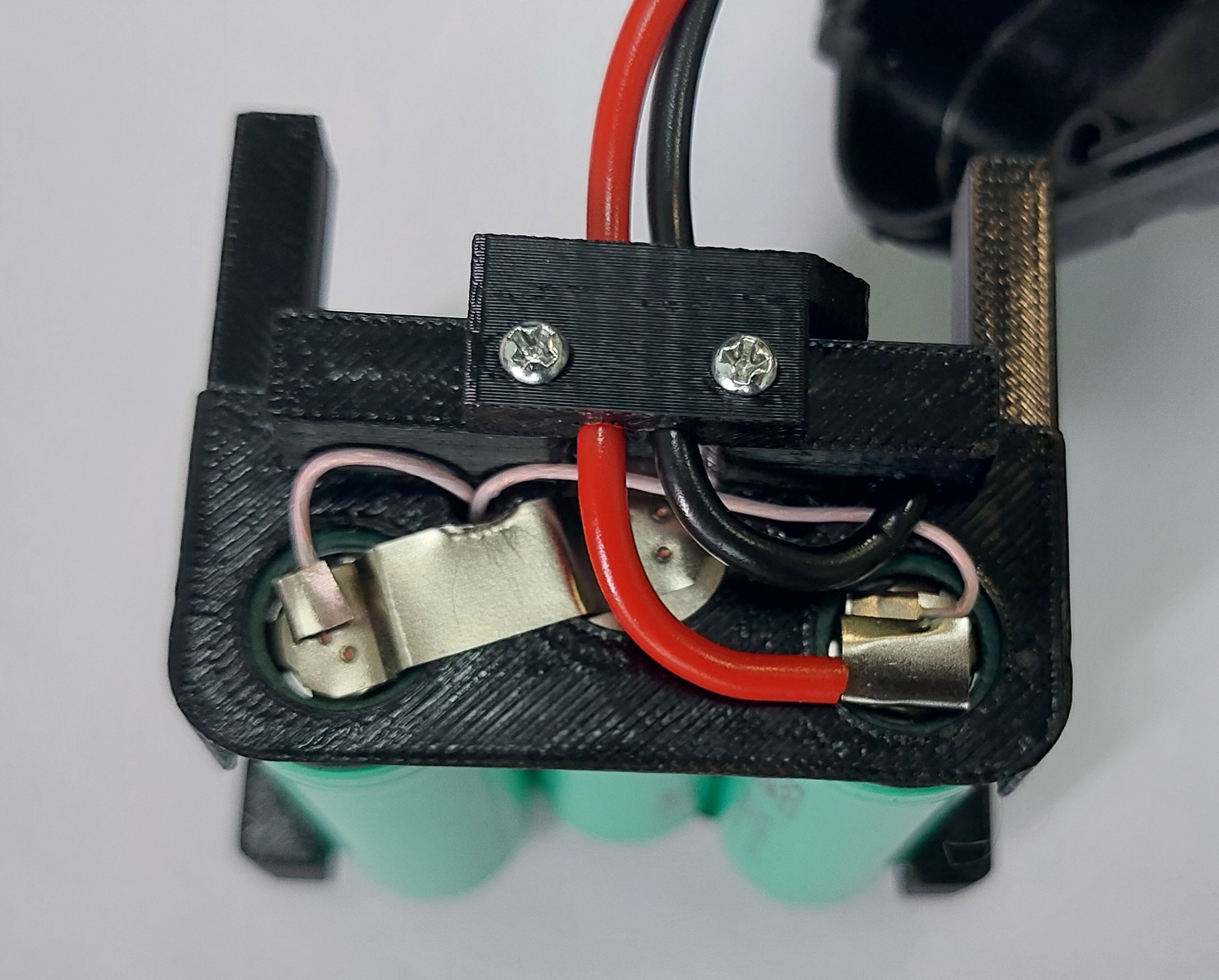 переделка корпуса АКБ HITACHI 12 вольт на Li-ion 18650