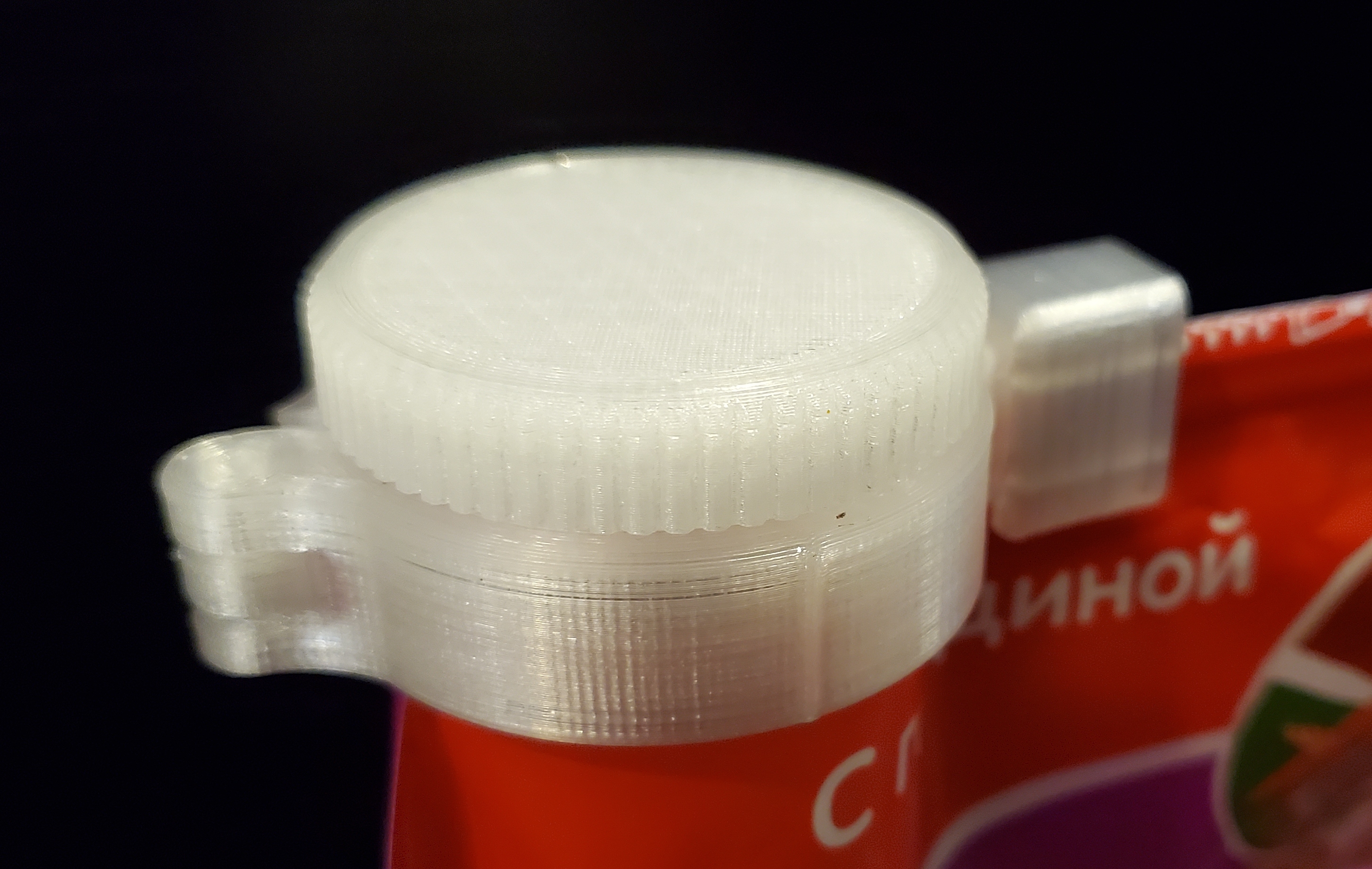 Зажим пакета с крышкой Clip for bag with zip-lock