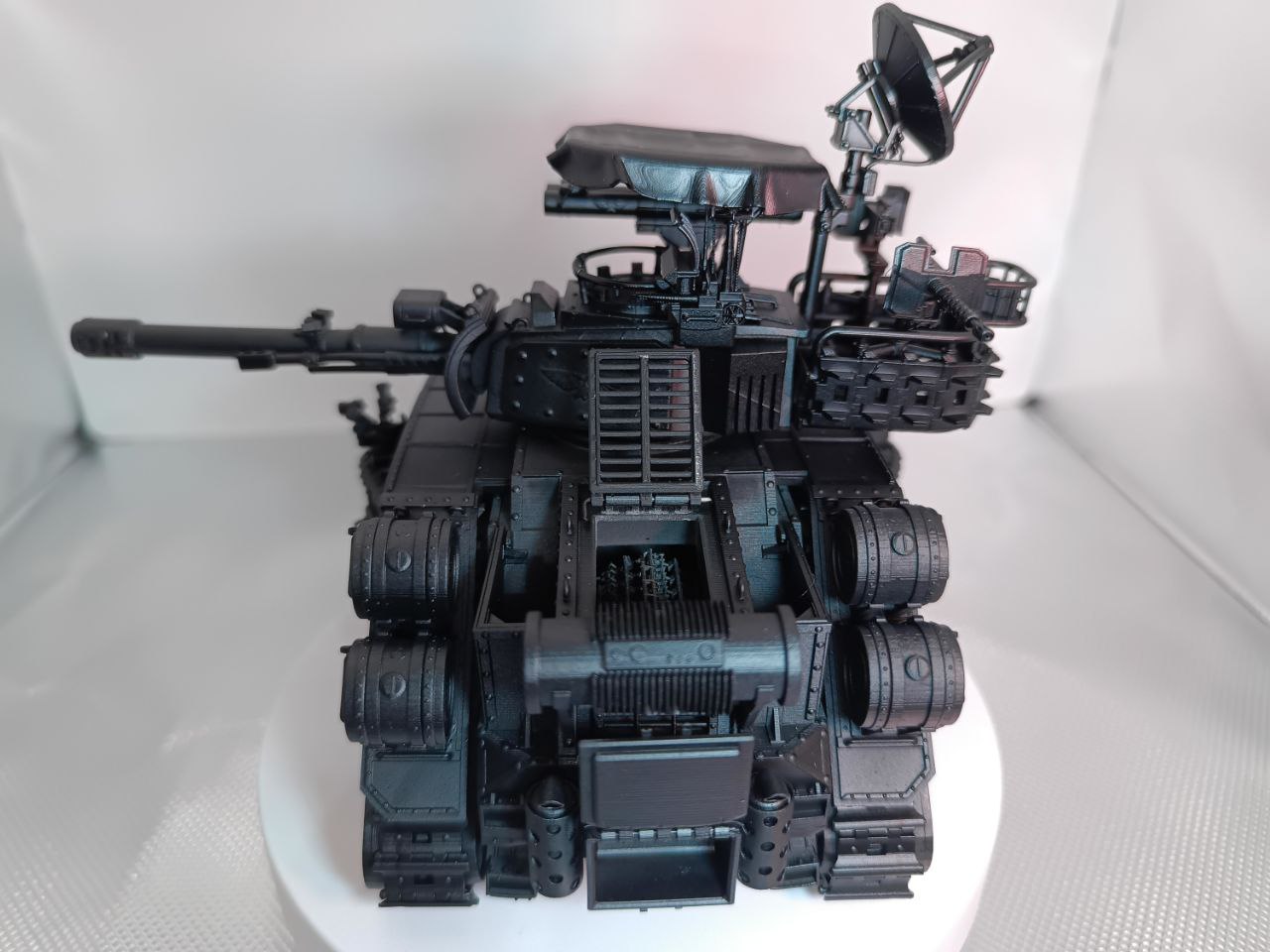 Leman Russ танк имперской гвардии Warhammer 40000