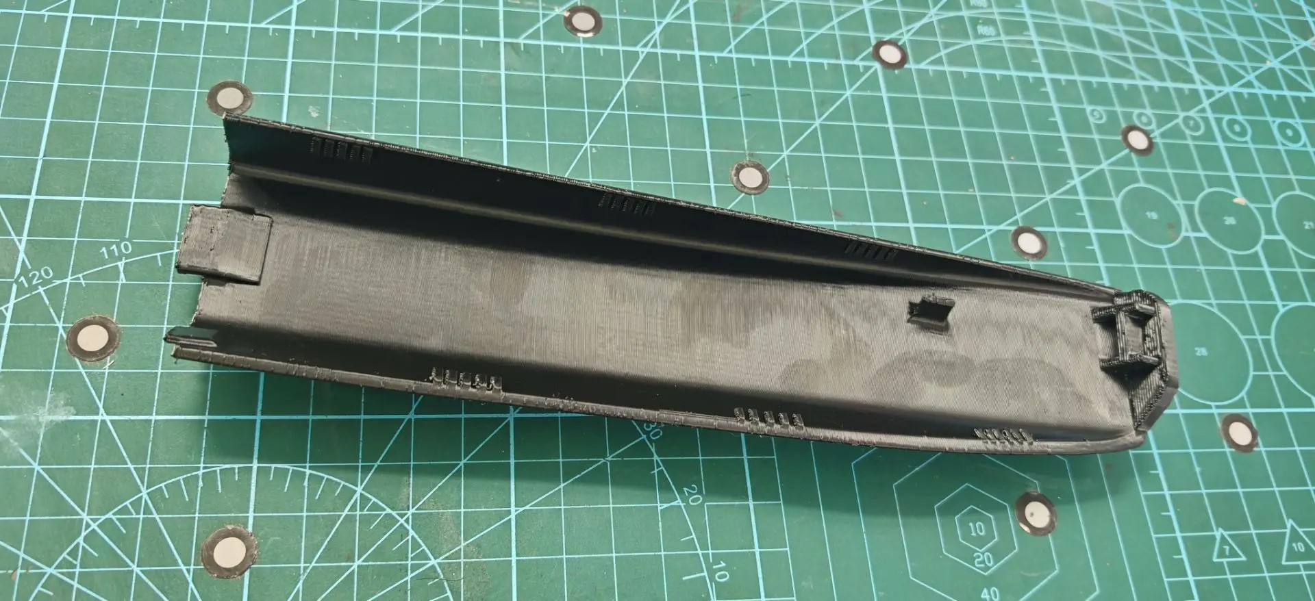 Модель крышки рейлинга на Fiat Tipo Egea II, Fiat Tipo универсал с 2018 года. Roof rail cover model for Fiat Tipo Egea II, Fiat Tipo station wagon (from 2018).