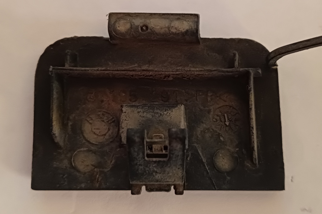 bmw e46 Заглушка бампера перед (буксировочного приспособления).