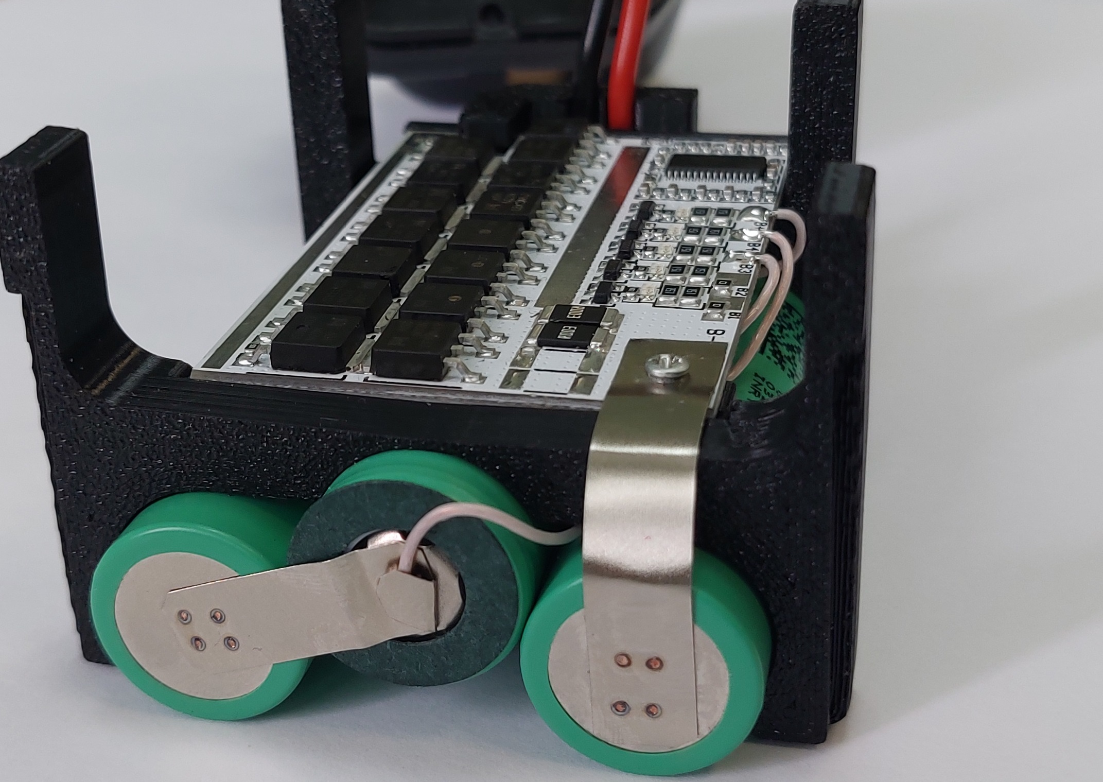 переделка корпуса АКБ HITACHI 12 вольт на Li-ion 18650