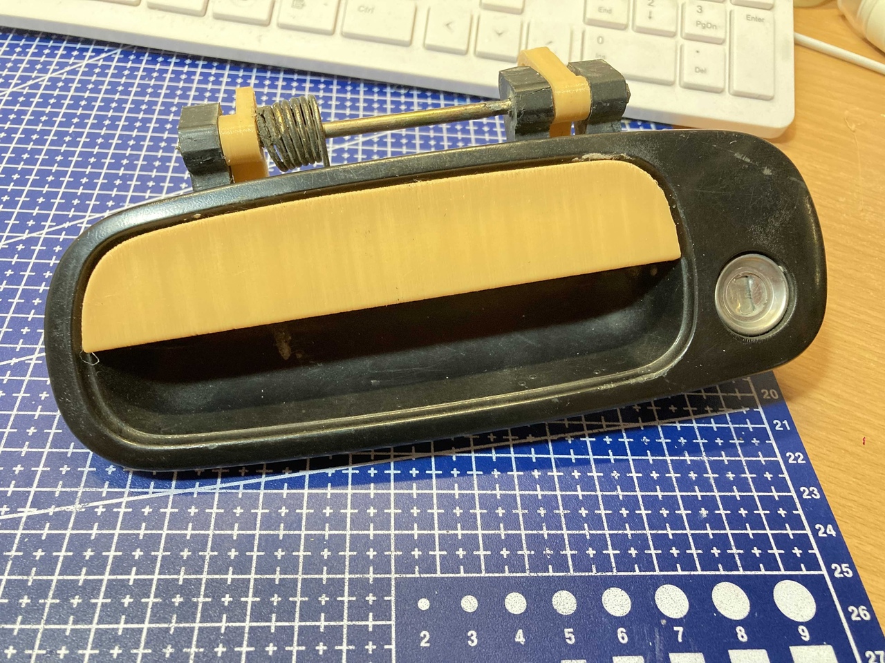 Рукоятка Toyota Carina ED