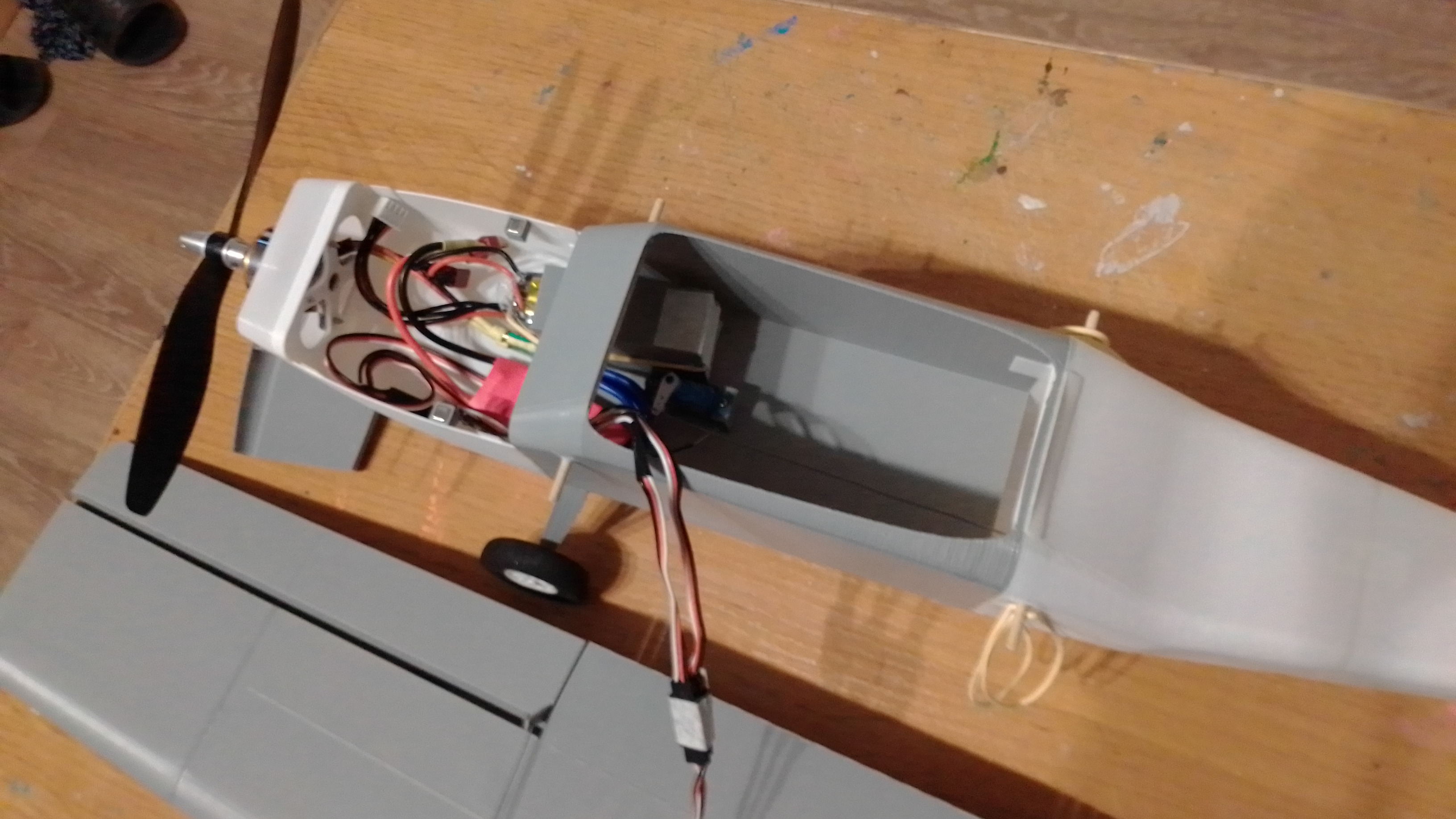 Летающая авиамодель, вариация на сесну