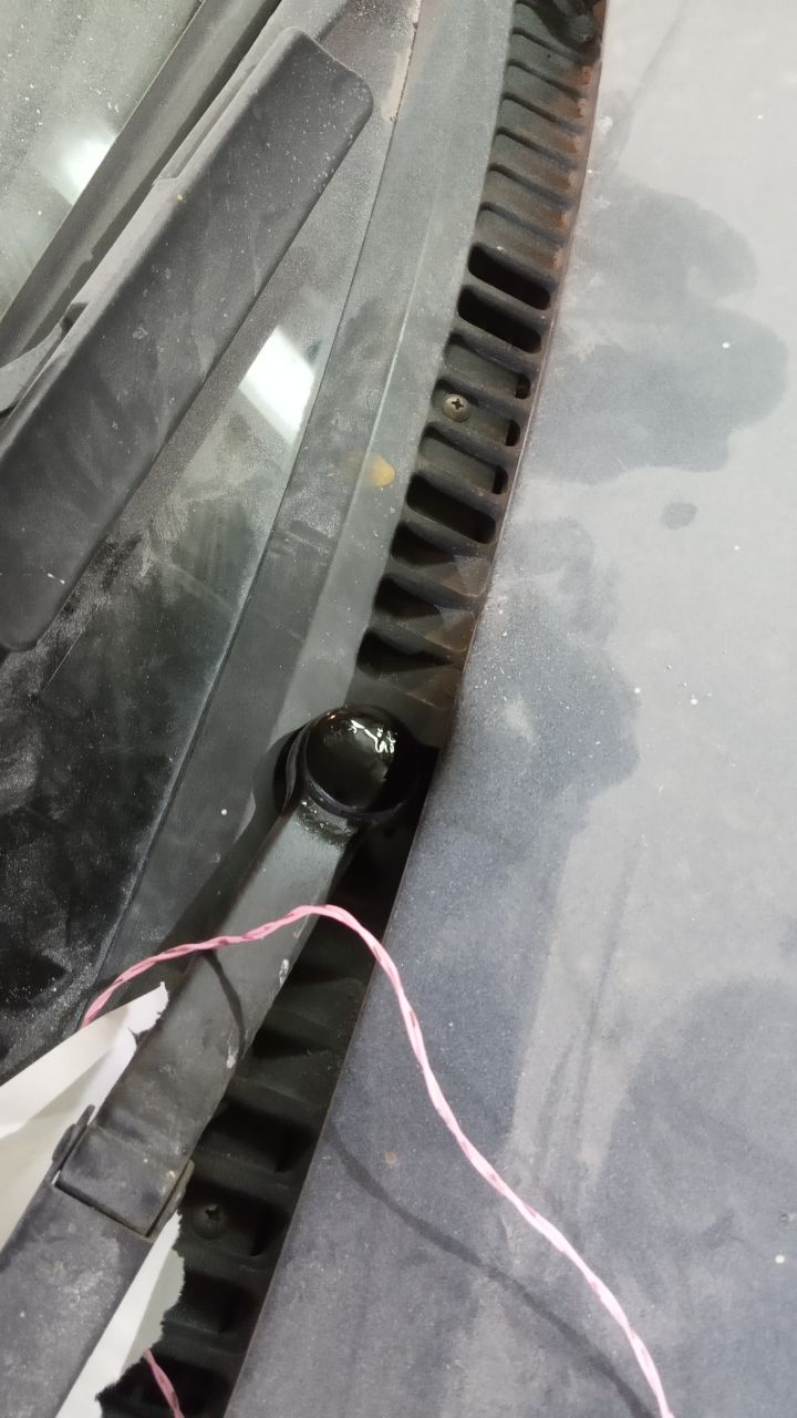 Заглушка Дворников Mazda 323