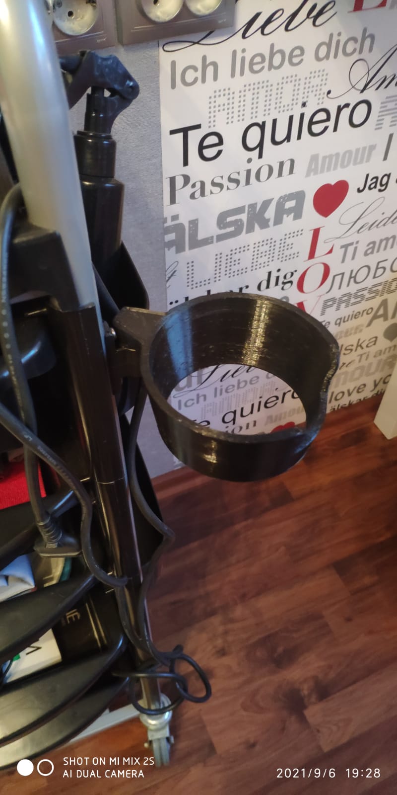 Держатель фена на тележку парикмахерскую (Hair dryer holder)