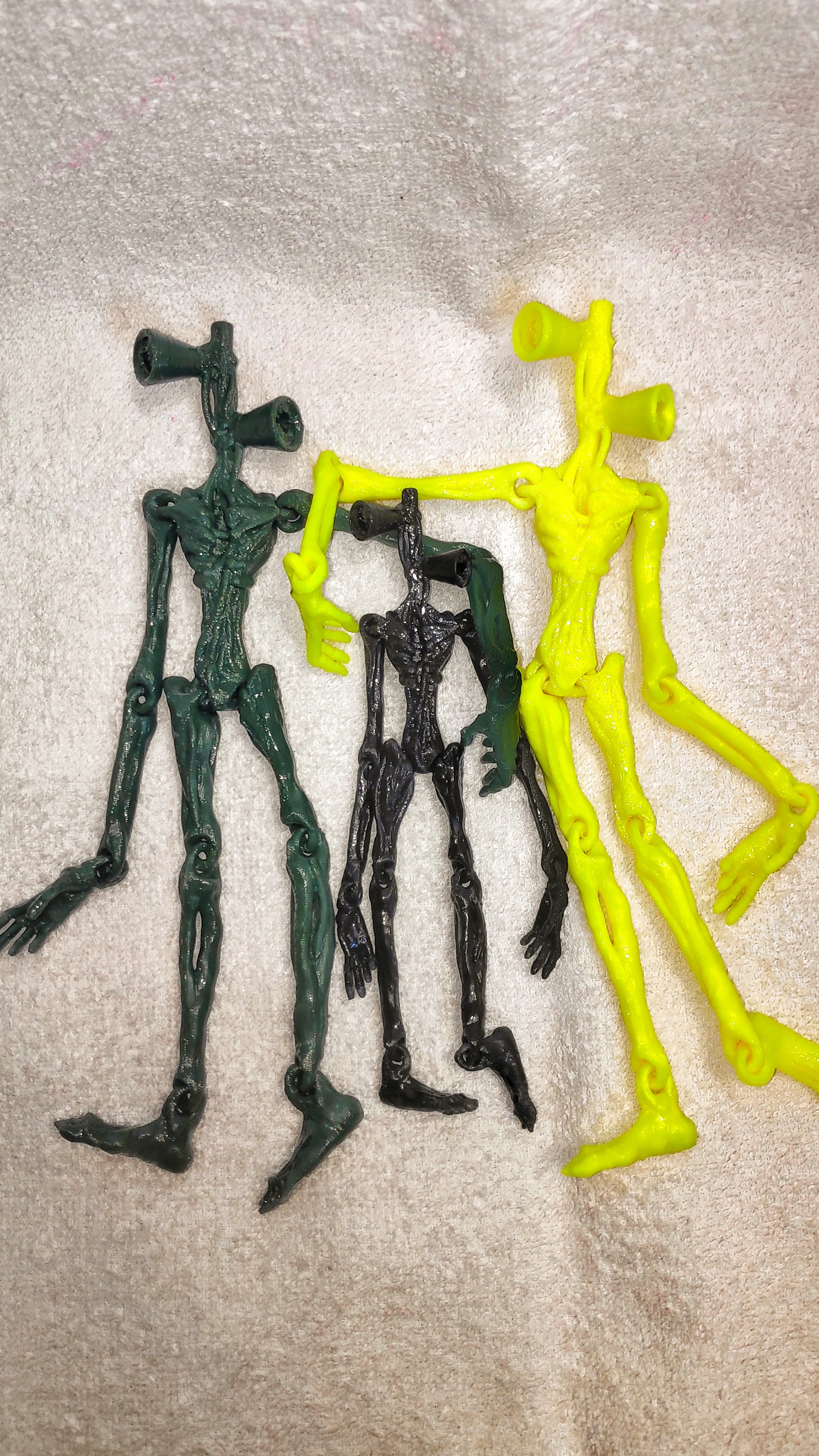 Сиреноголовый конечности двигаются