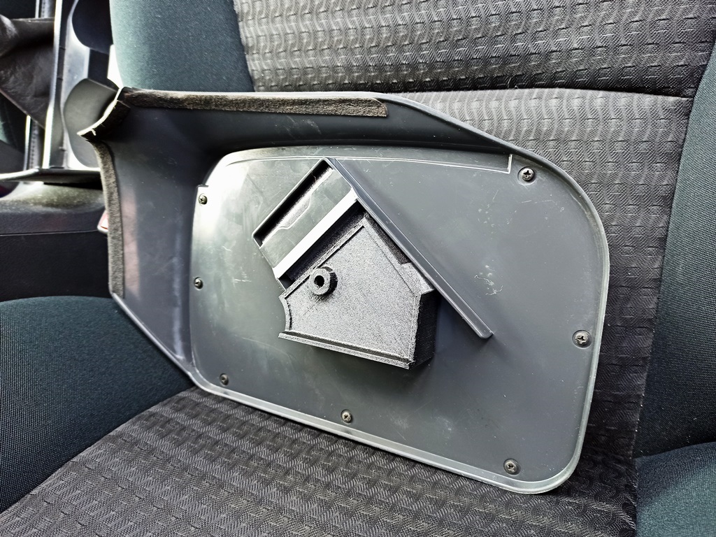 Кронштейн (крепление) для CleanBox (Toyota Camry, Vista V30)