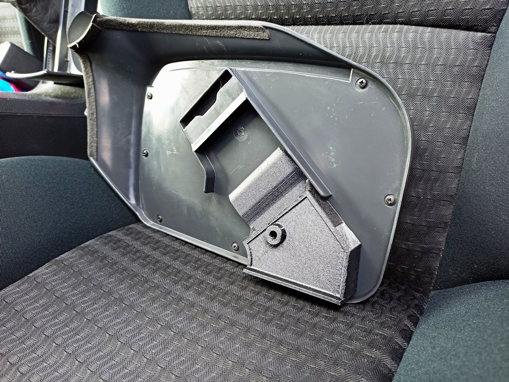 Кронштейн (крепление) для CleanBox (Toyota Camry, Vista V30)