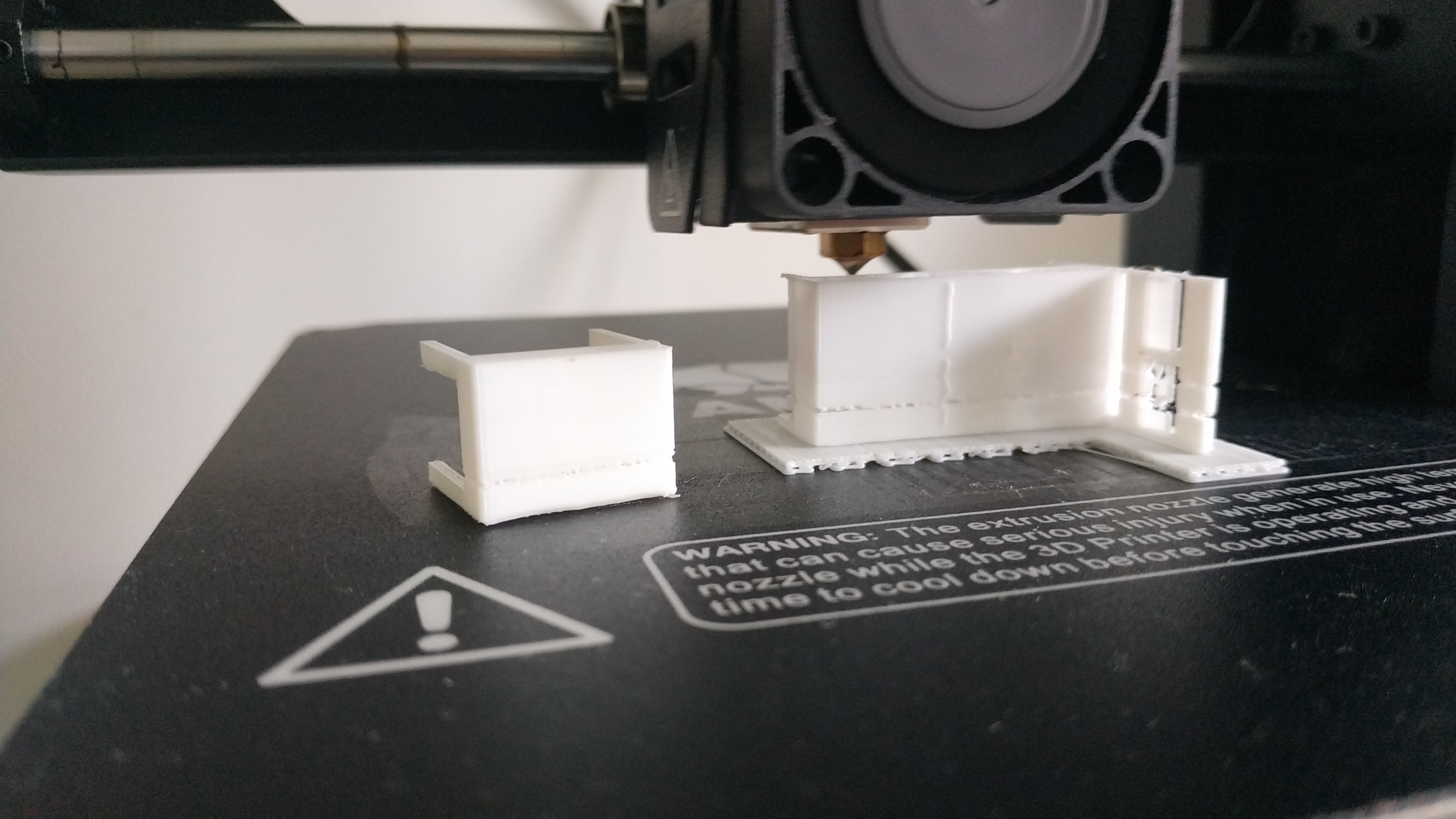 Пропускает слои в одном и том же месте